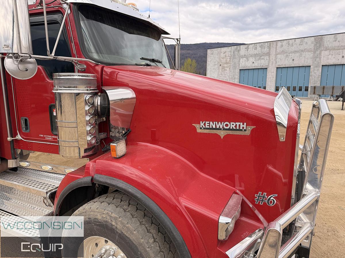 Used 2009 Kenworth T800 Winch Truck