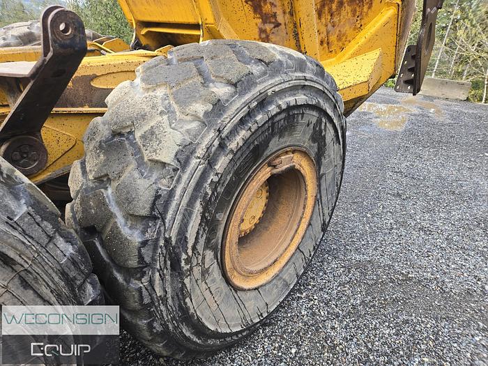 Used 2002 John Deere 250C