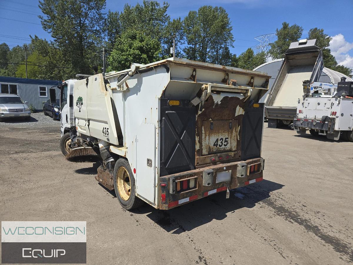 Used 2012 Isuzu NQR Single Axle Sweeper Truck