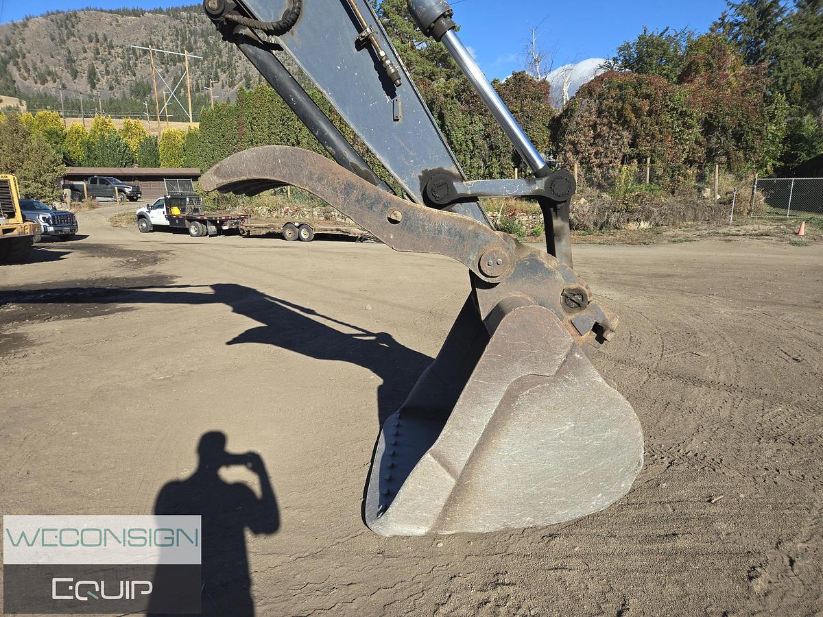 Used 2011 John Deere 225D LC