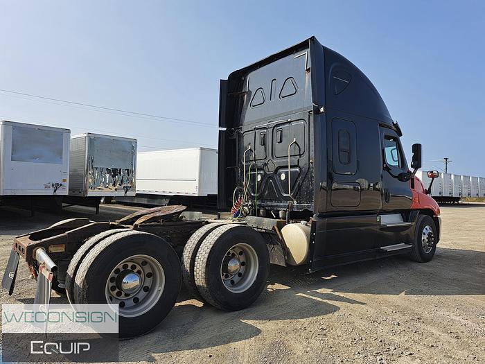 Used 2015 Freightliner Cascadia HWY Truck Tractor