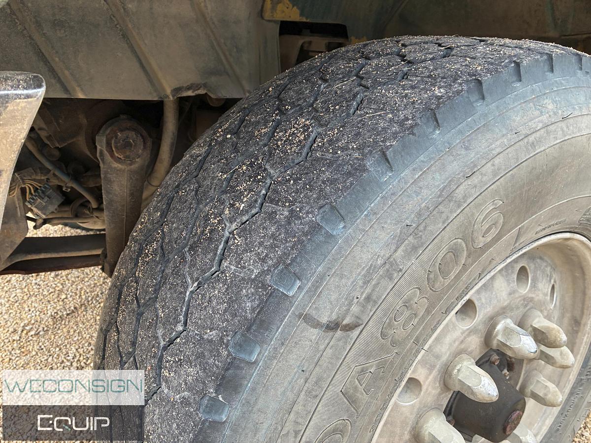 Used 2002 International 7400 SBA 6X4 Potable Water Truck