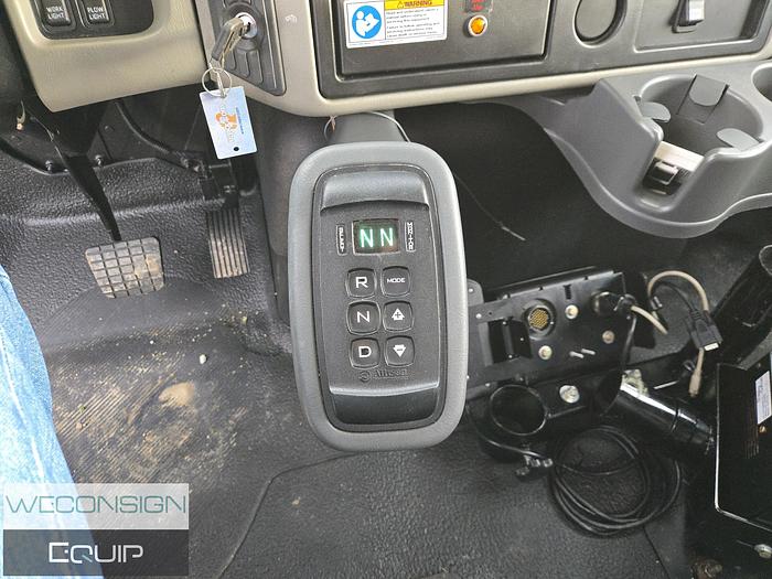 Used 2016 International 7400SBA Sander/ Dump Truck