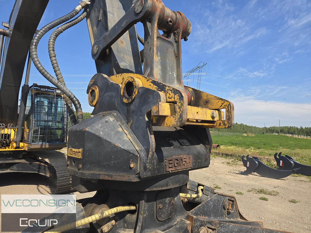 Used 2017 John Deere 250G LC Hydraulic Excavator
