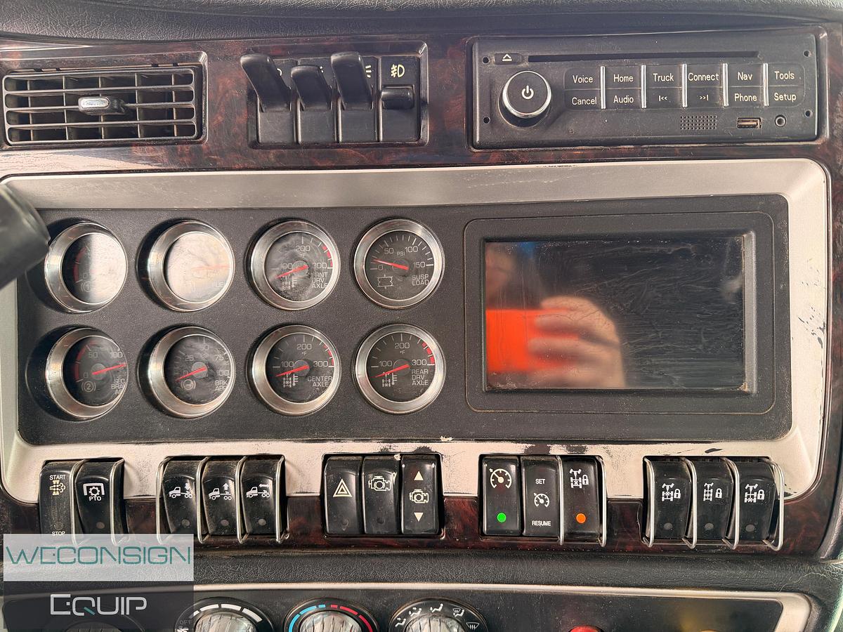 Used 2015 Kenworth T800 Tri Drive Winch Truck