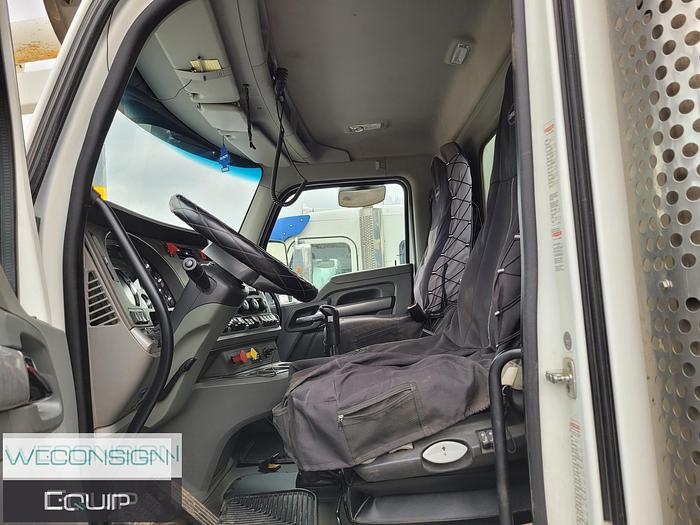 Used 2016 Kenworth T880 Hydro Excavator