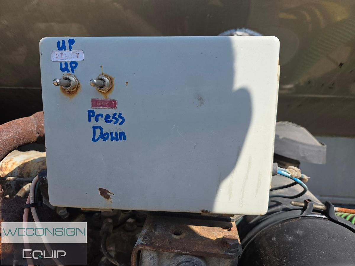 Used 1997 International 4,000 Gallon Water Truck