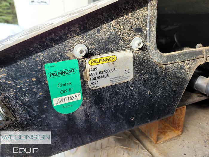 Used 2019 Peterbilt 367 Tandem Roll Off Truck