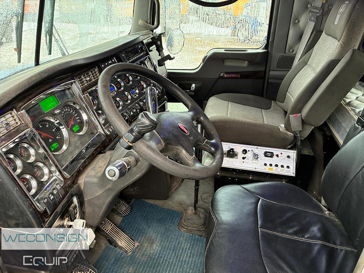 Used 2010 Kenworth T800 Tri Drive Winch Truck