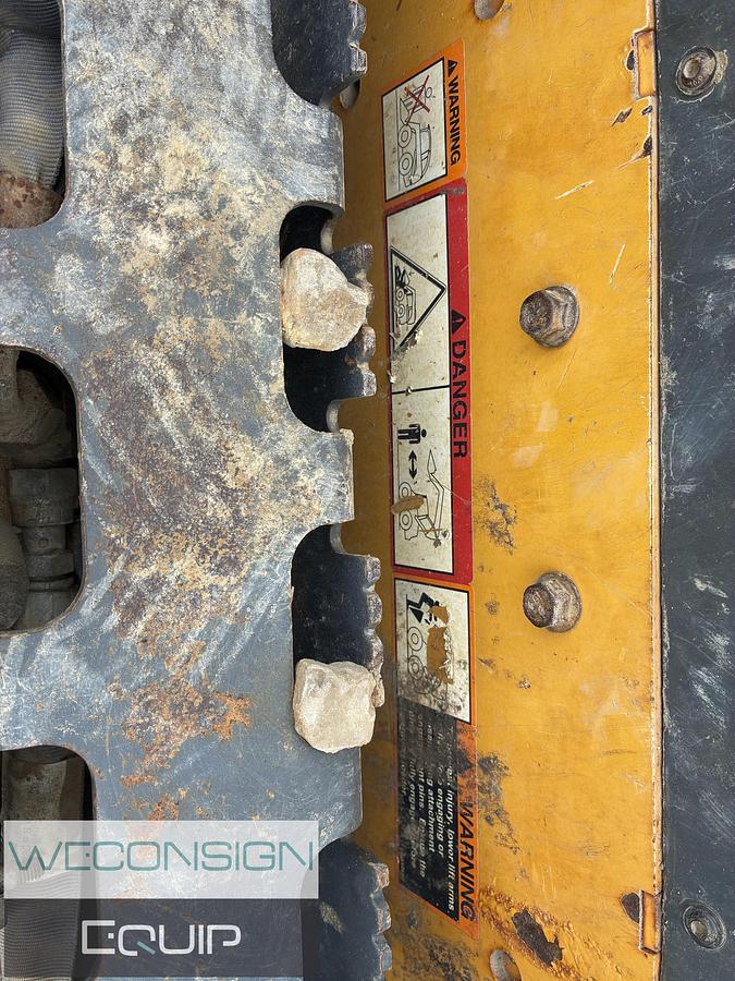 Used John Deere 324G Skid Steer