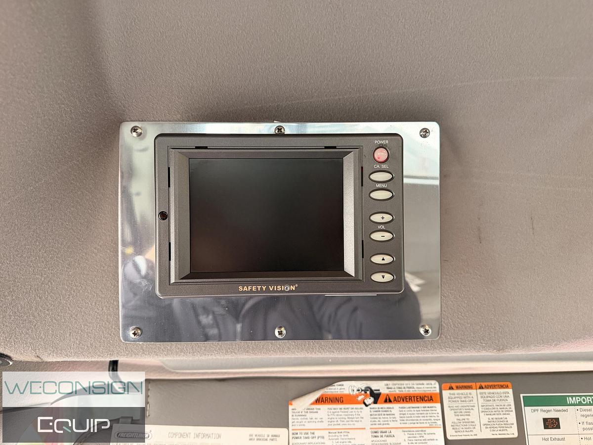 Used 2014 Freightliner M2106 Tow Truck/ Wrecker Truck