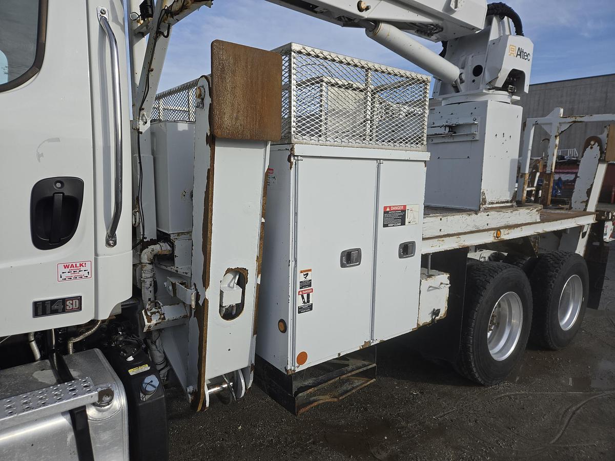 Used 2013 Freightliner 114SD TA Digger Truck