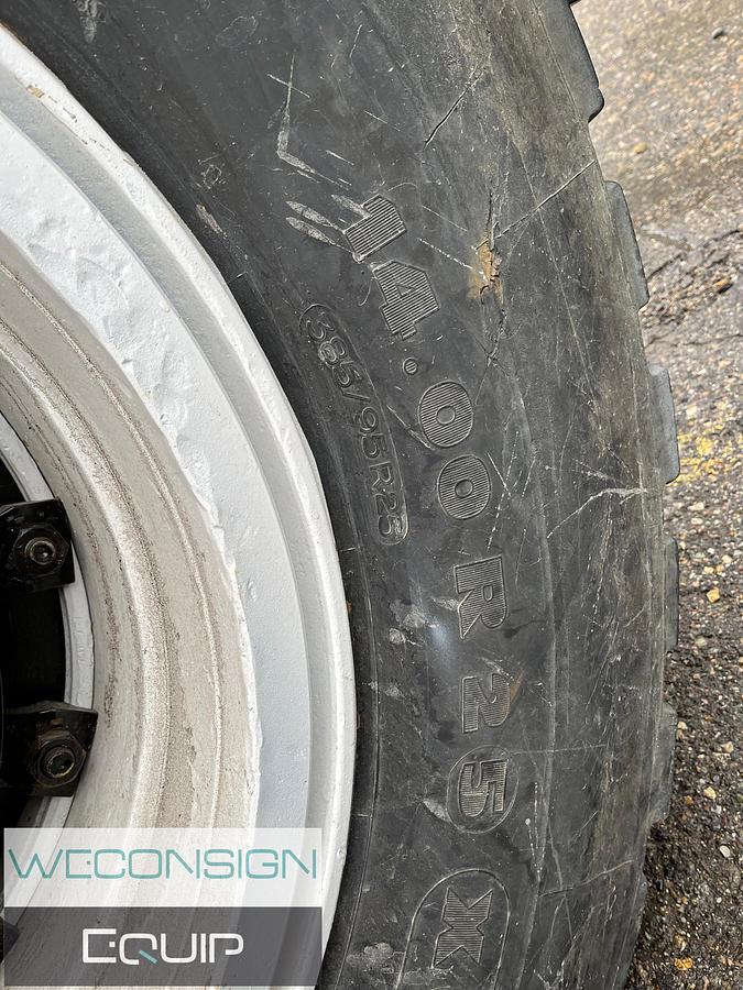 Used 2007 Western Star 6900XD 8x8 Bed Truck