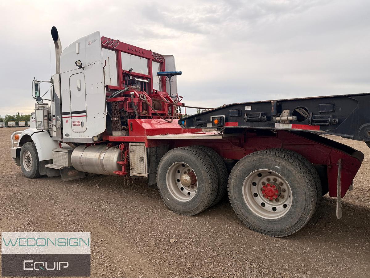 Used 2004 Peterbilt 378 Tandem Winch Truck