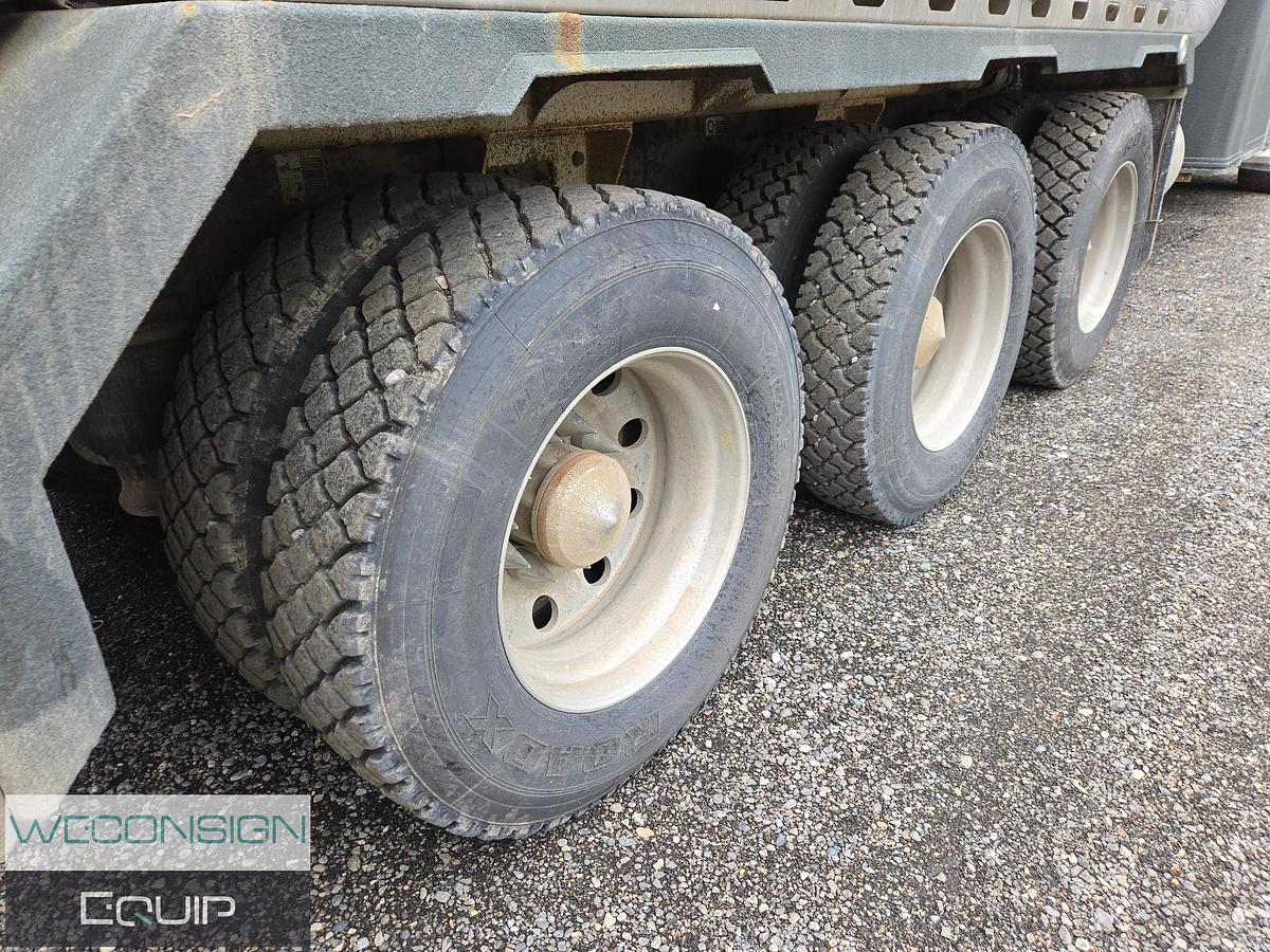 Used 2015 Peterbilt Tri-Axle Hydrovac