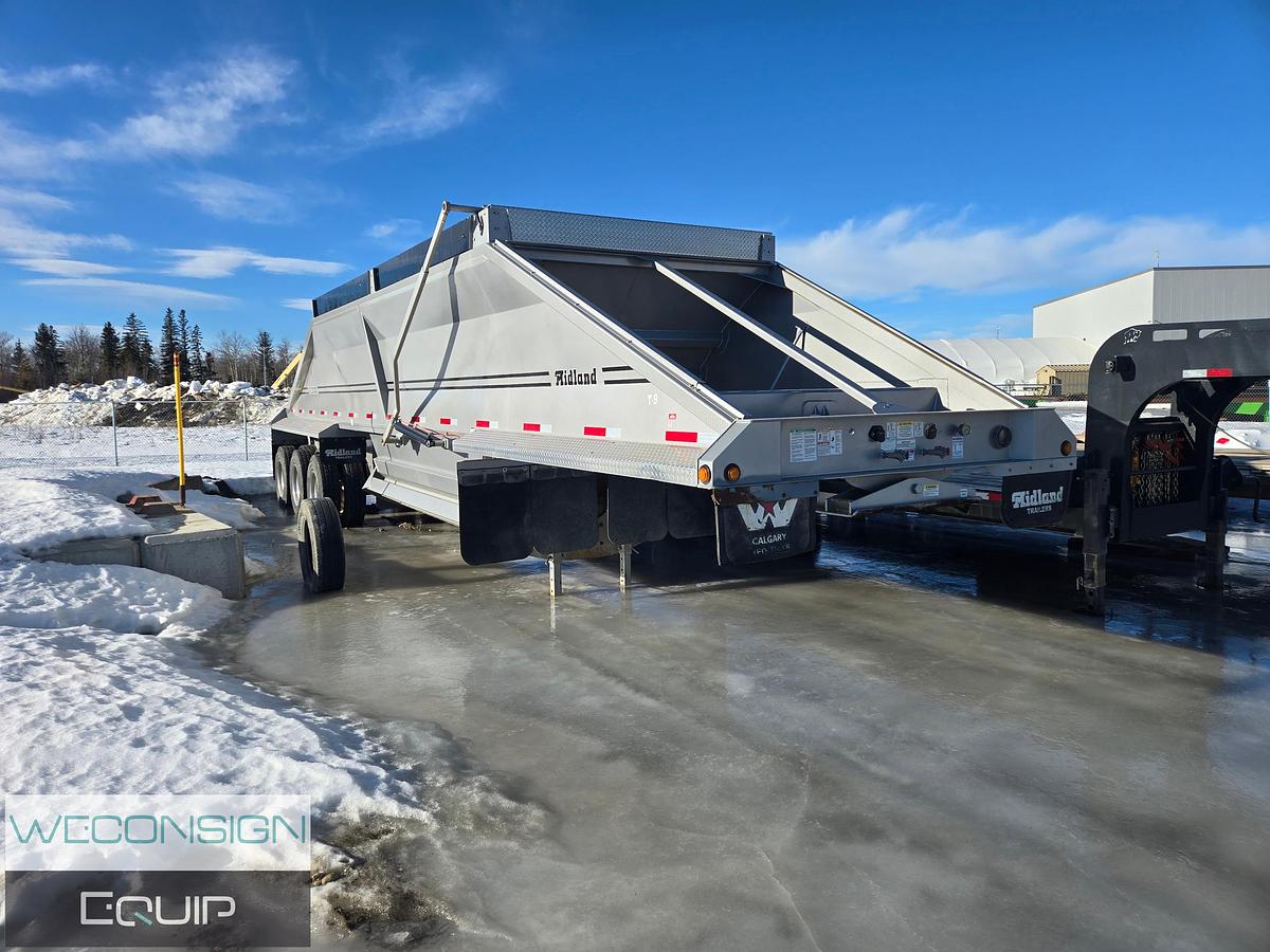 Used 2022 Midland MG43TC3000X Clam Dump Trailer