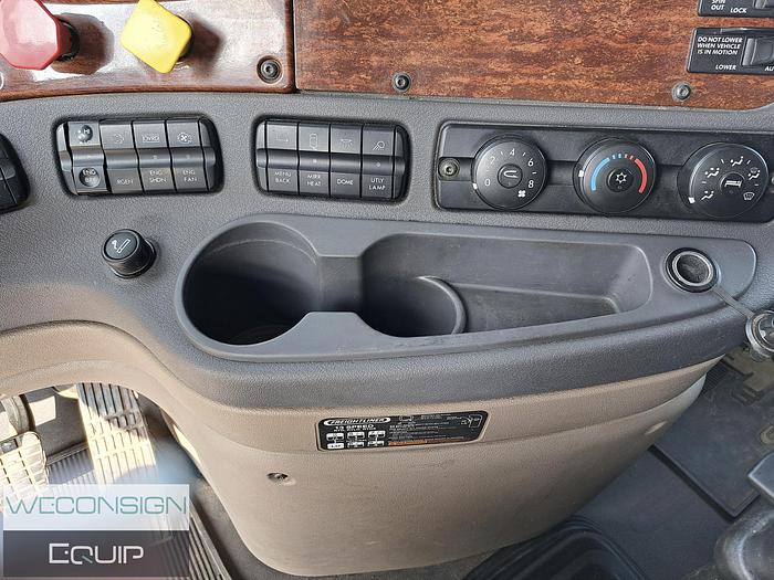 Used 2015 Freightliner Cascadia HWY Truck Tractor