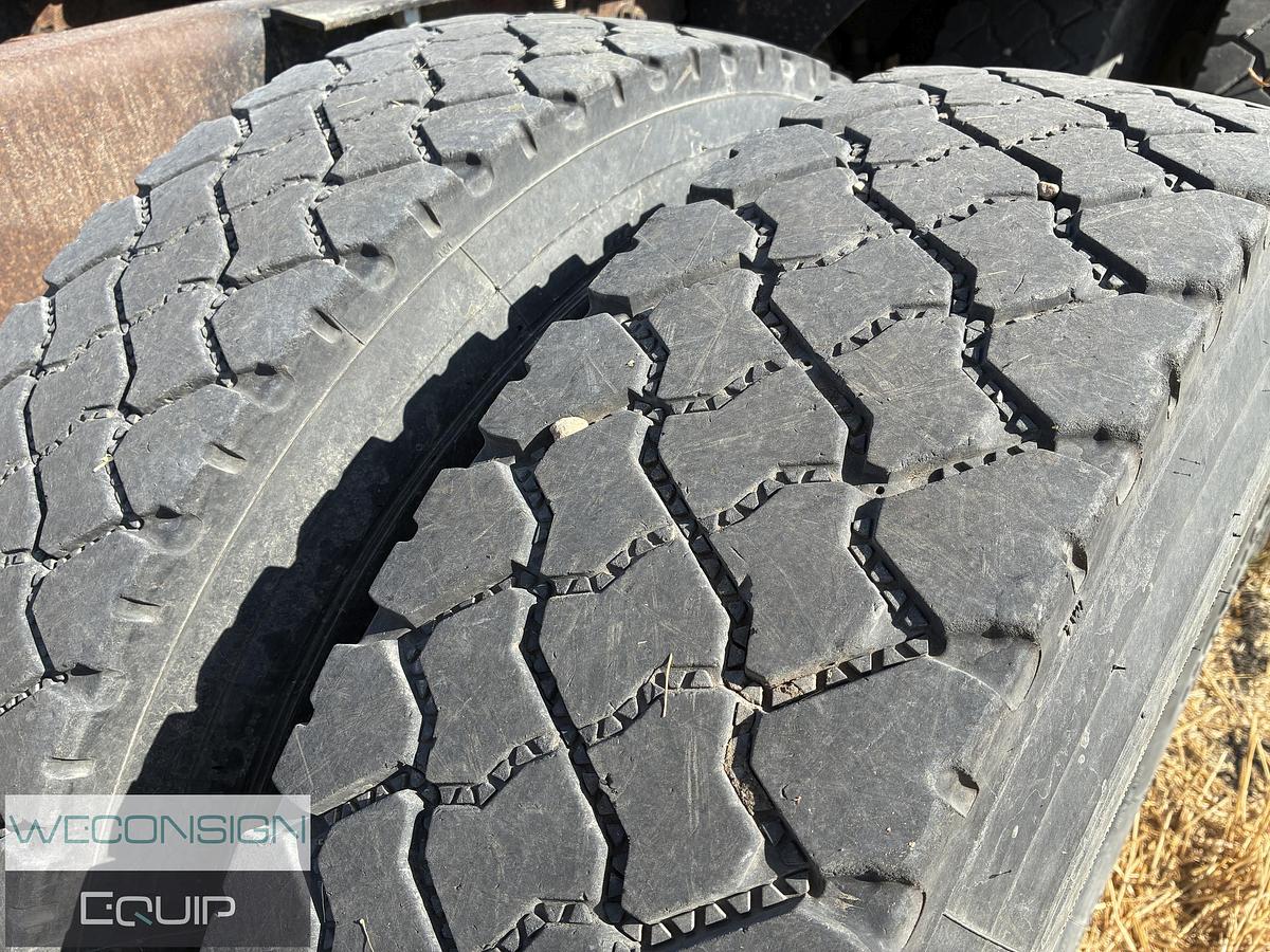 Used 2005 Kenworth T800 Sleeper Tractor