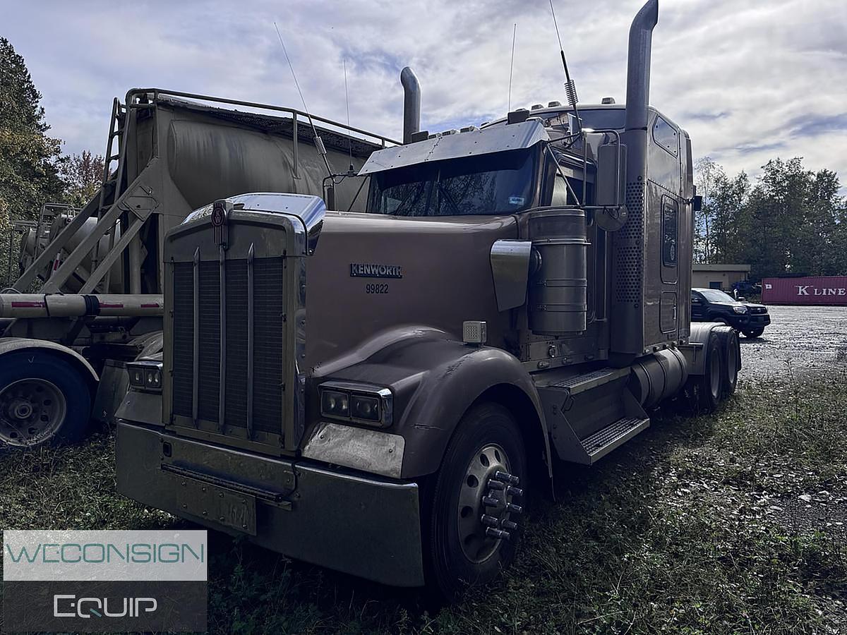 Used 2009 Kenworth W900L TA Sleeper Truck Tractor