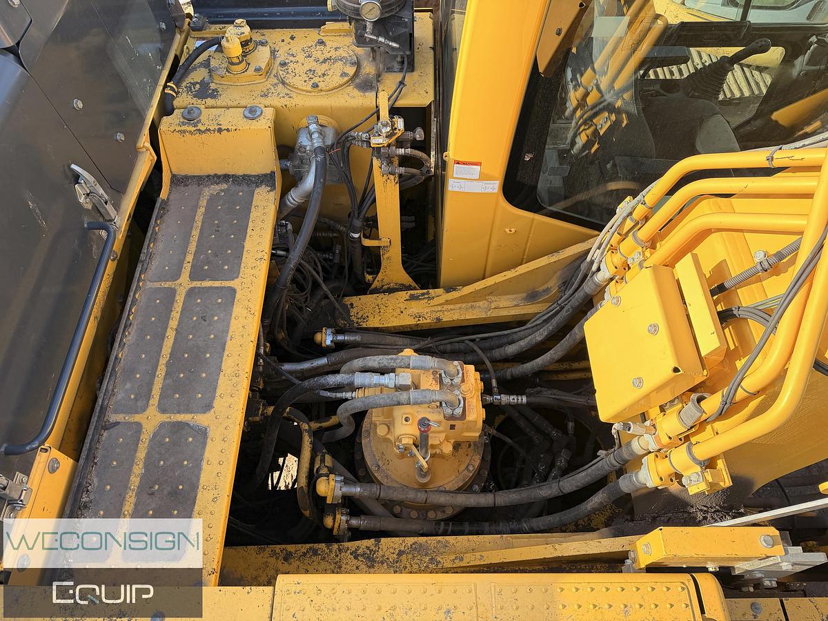 Used 2018 Komatsu PC490LCI-11