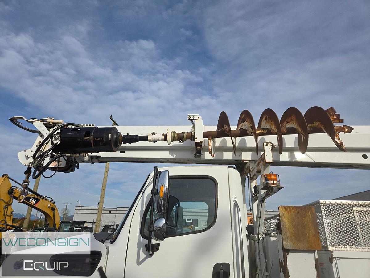 Used 2013 Freightliner 114SD TA Digger Truck