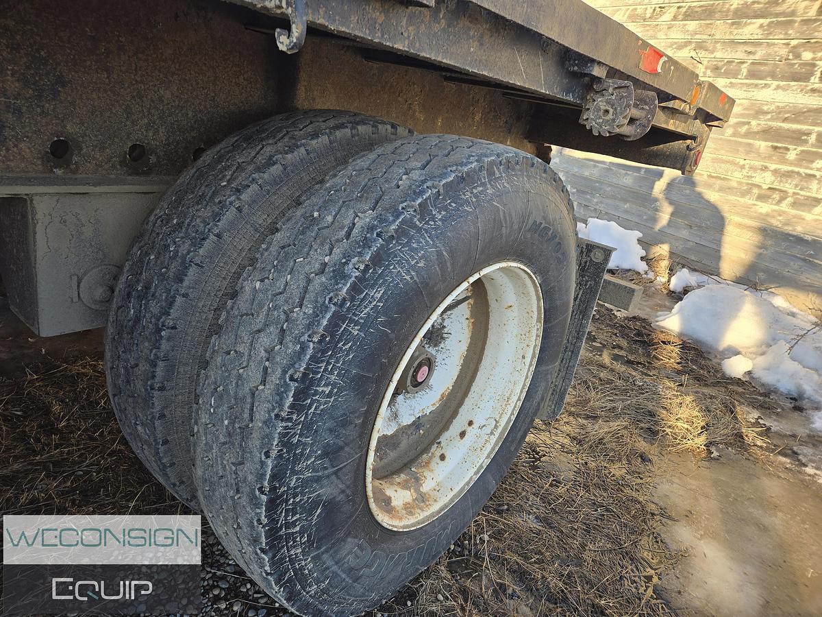 Used 2006 Manac 53' Flat Deck Sliding Axle