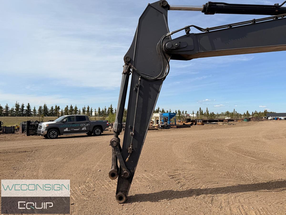 Used GTH-10 2015 John Deere 245G LC Excavator
