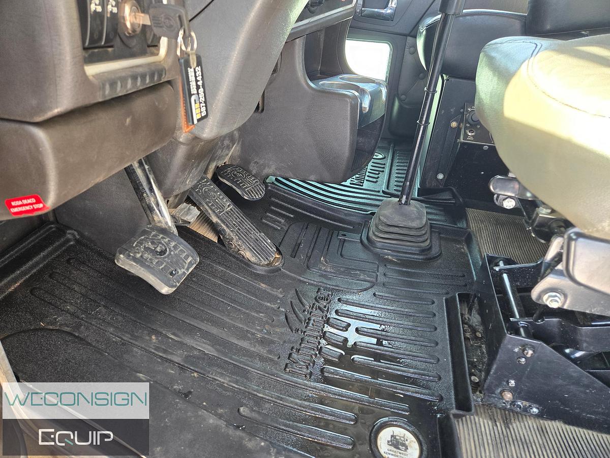 Used 2019 Kenworth T800 Winch Truck