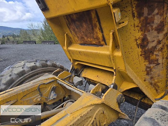 Used 2002 John Deere 250C