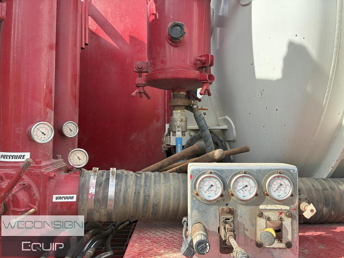 Used 2010 Kenworth T800 Tri Drive Combo Vac