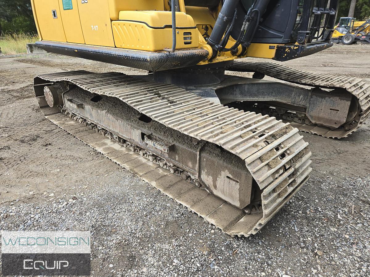 Used 2007 John Deere 240D Excavator
