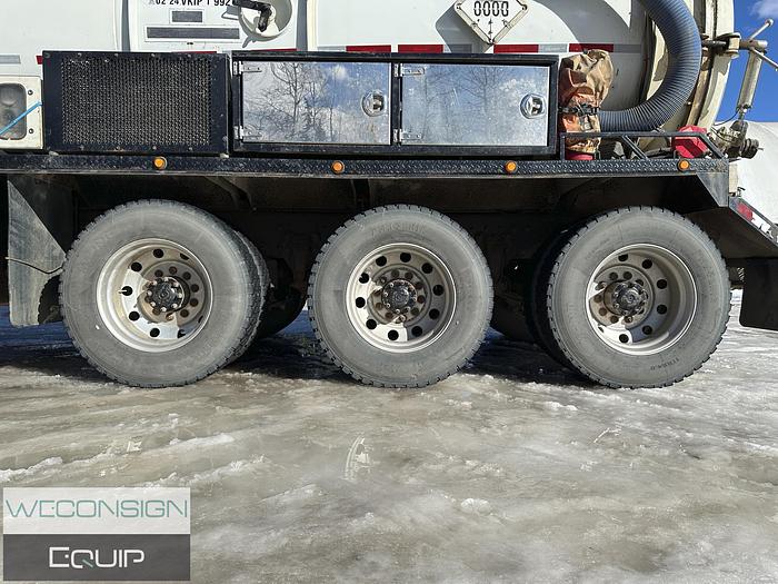 Used 2014 Freightliner Coronado 122SD - #02034