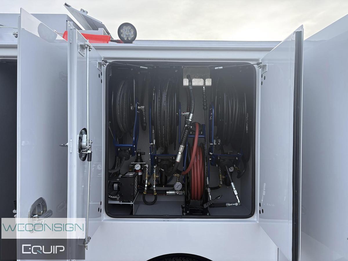 2025 Ford  F550 Lube Truck