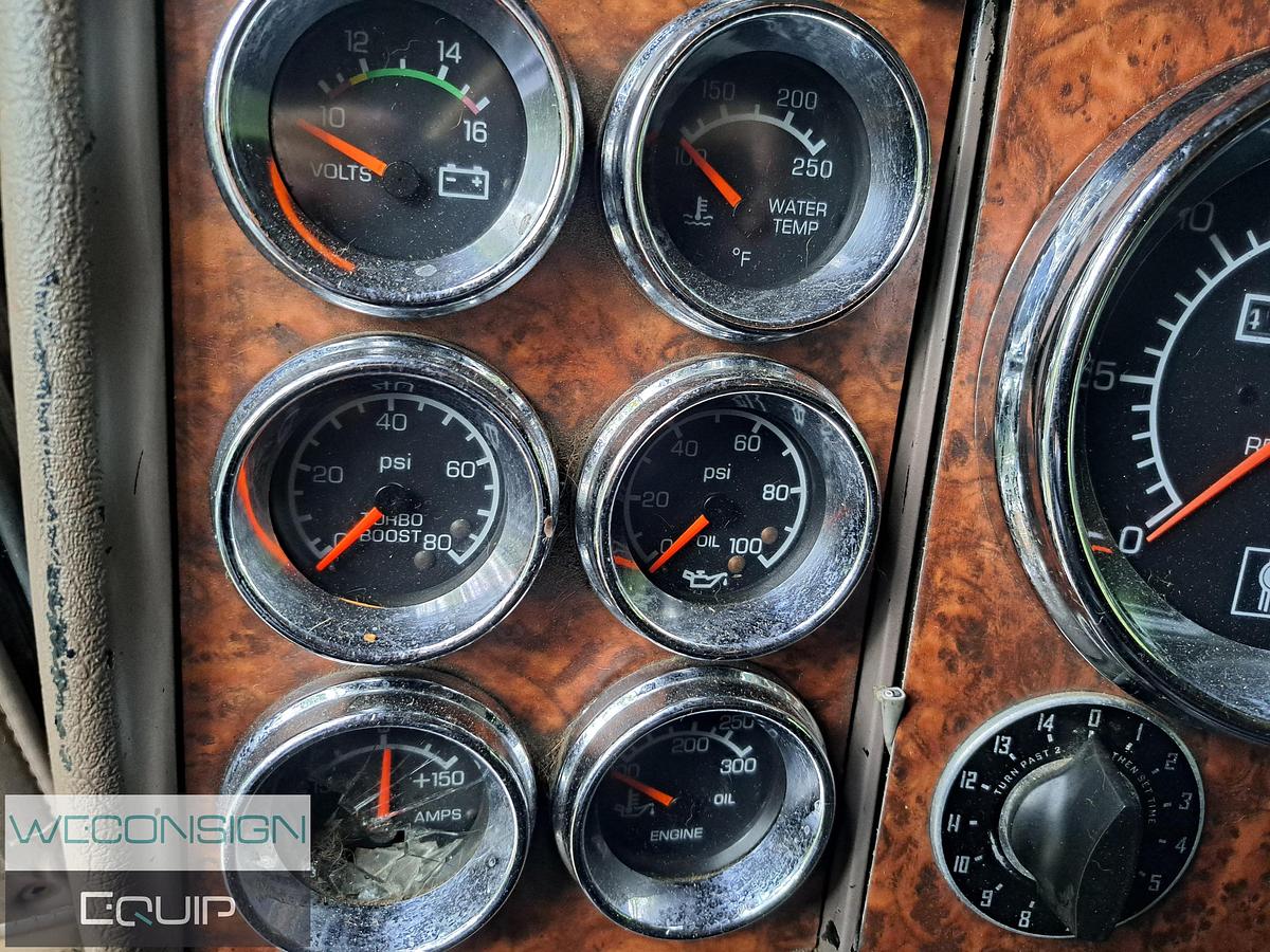 Used 2006 Kenworth W900L Sleeper Tractor