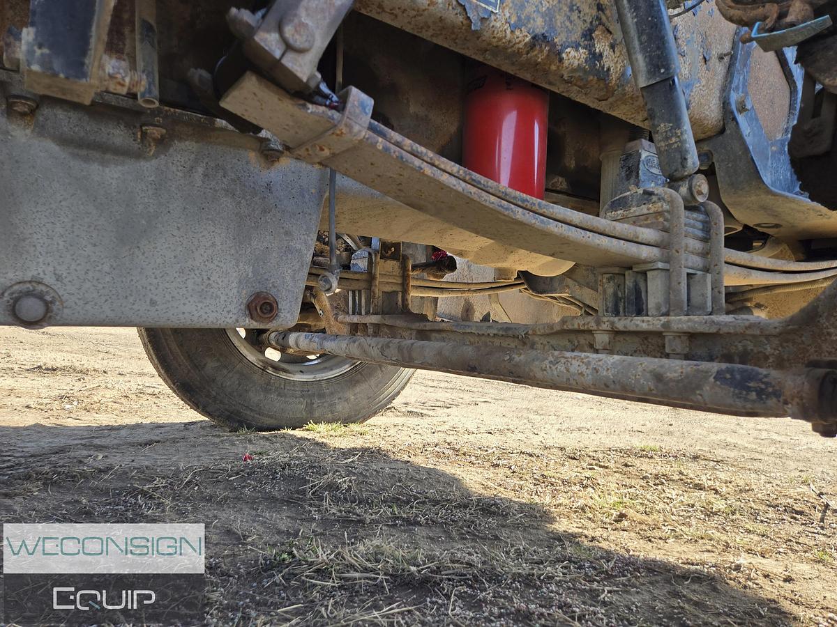 Used 2005 Peterbilt Sleeper Wet Kit Truck