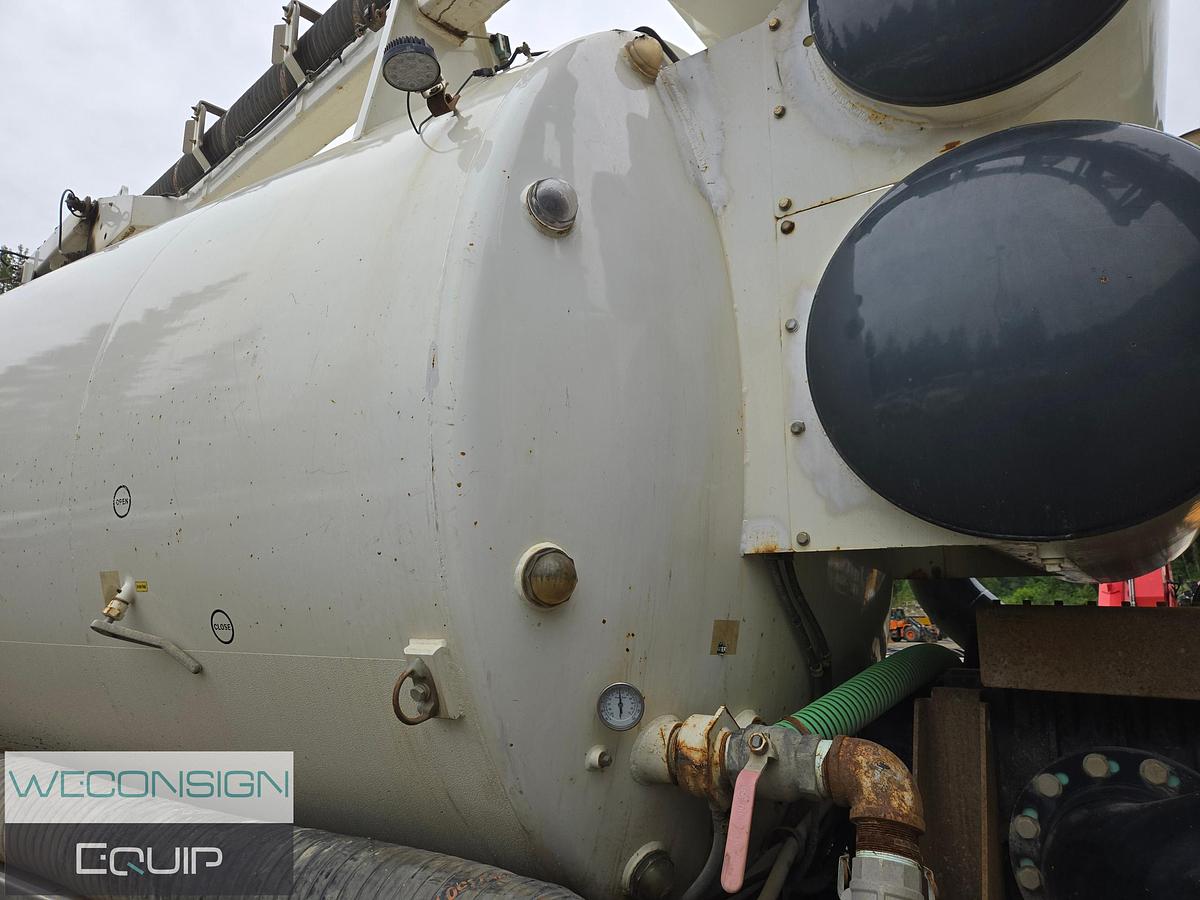 Used 2015 Peterbilt Tri-Axle Hydrovac