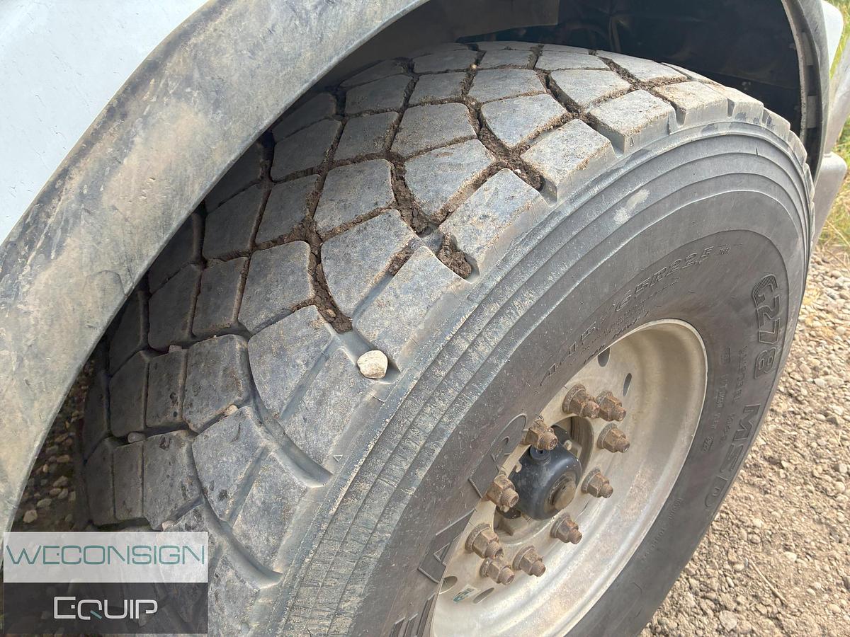 Used 2010 Kenworth T800 Tri Drive Combo Vac