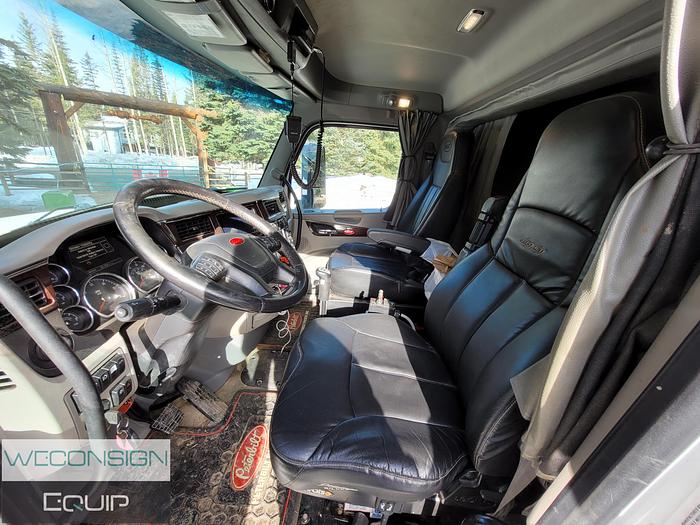 Used 2019 Peterbilt 367 Tandem Roll Off Truck