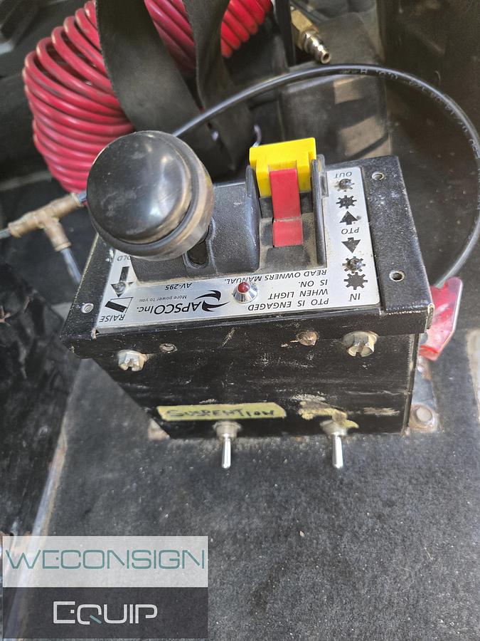 Used 2005 Peterbilt Sleeper Wet Kit Truck