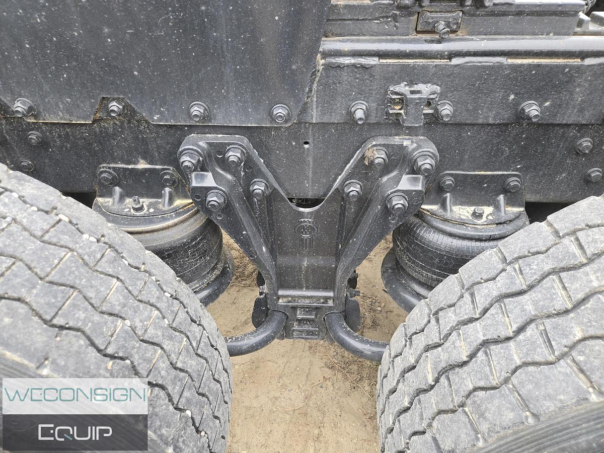 Used 2006 Kenworth W900B Sleeper Truck Tractor