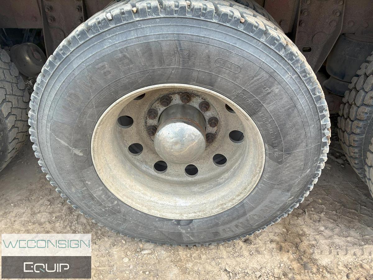 Used 2010 Kenworth T800 Tri Drive Combo Vac