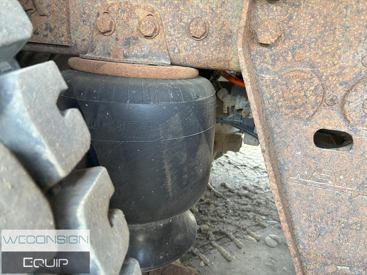 Used 2010 Kenworth T800 Tri Drive Combo Vac