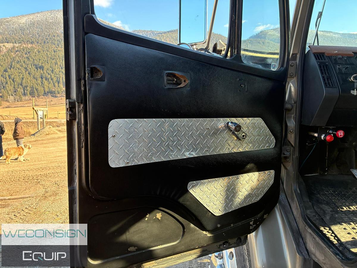 Used 1995 Freightliner FL106