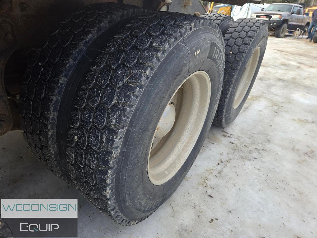 Used 2013 Kenworth T800 Winch Truck