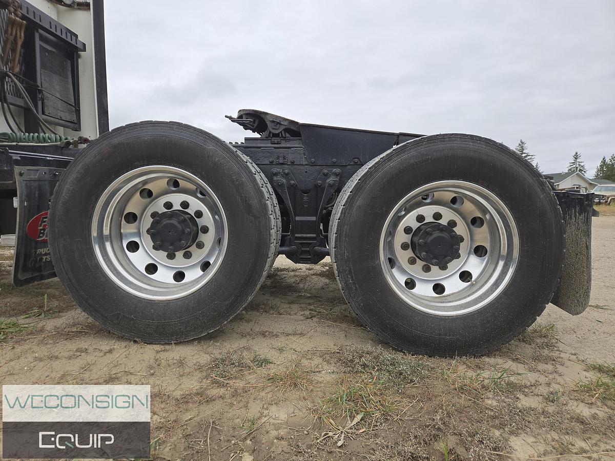 Used 2006 Kenworth W900B Sleeper Truck Tractor