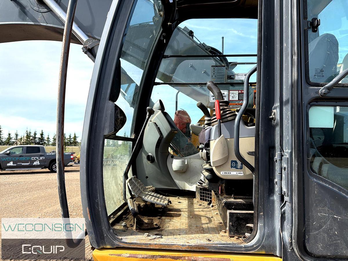 Used 2015 John Deere 245G LC Excavator
