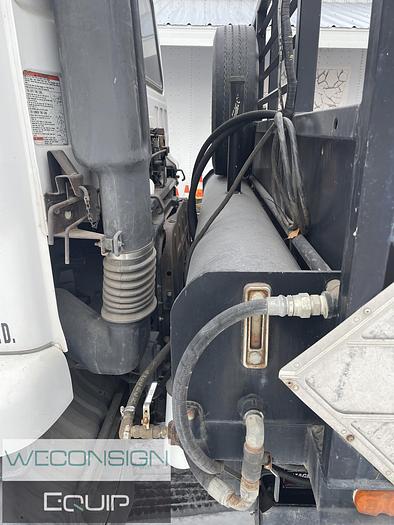 Used 2002 Nissan 2500 – Pavement Marking Vocational Truck