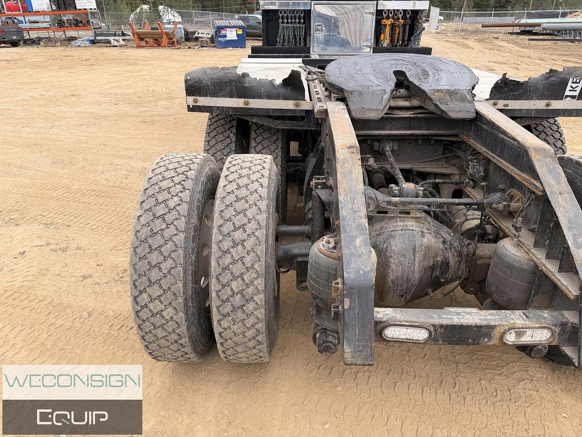 Used 2009 Kenworth T800 Winch Truck