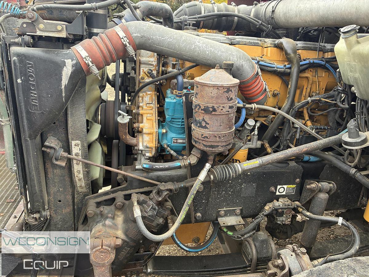 Used 2005 Kenworth T800 Heavy Haul Truck Tractor