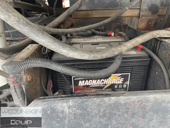 Used 2002 Nissan 2500 – Pavement Marking Vocational Truck